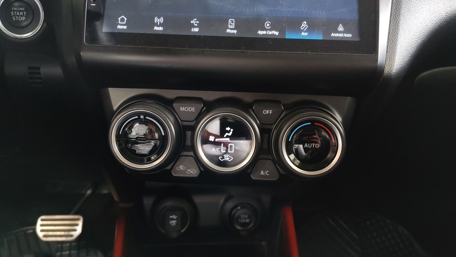 2024 Suzuki Swift 5p GLX L4/1.4 Aut
