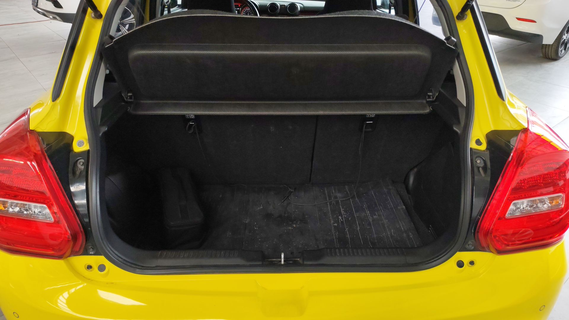 2024 Suzuki Swift 5p GLX L4/1.4 Aut