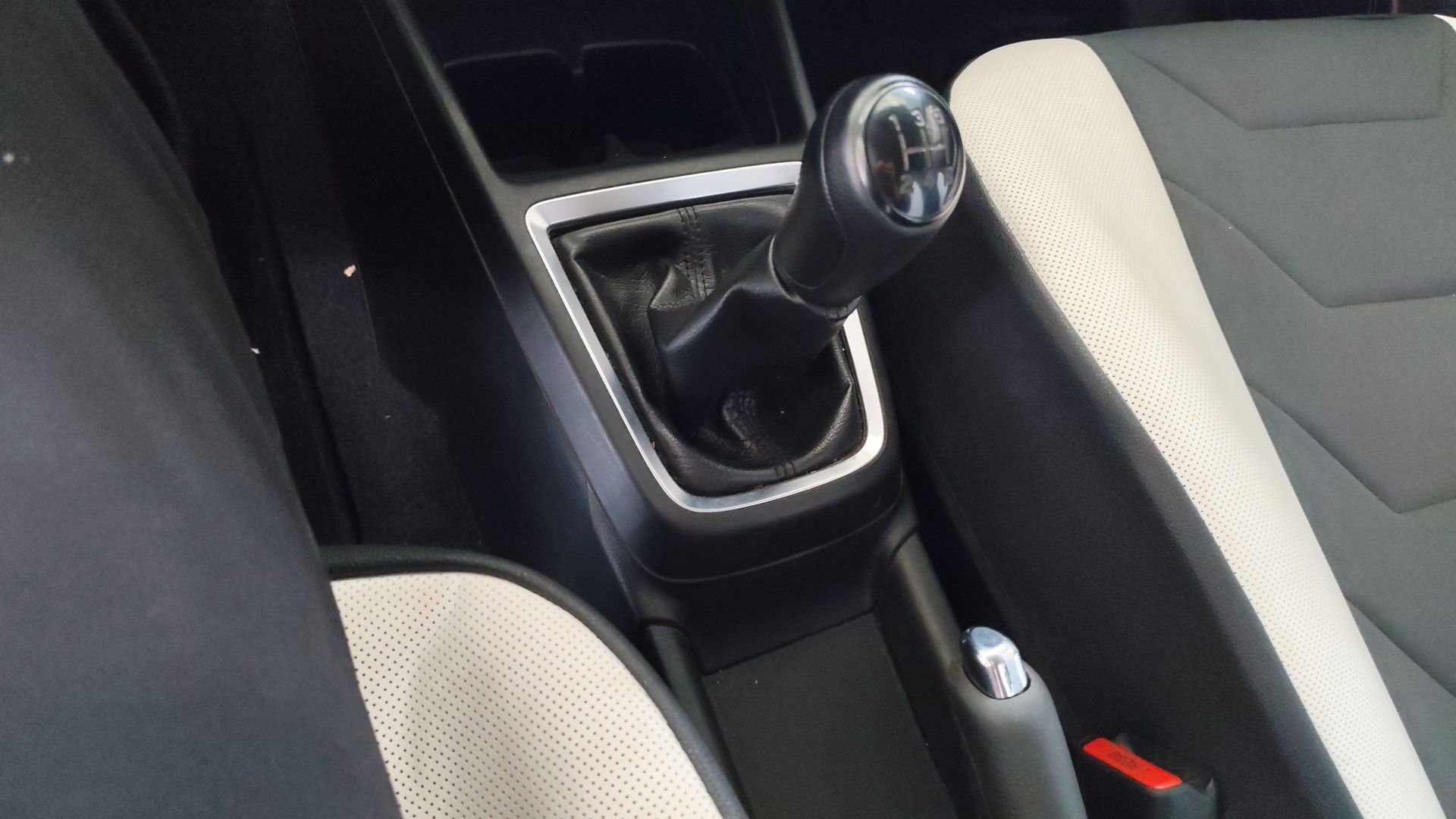 2018 Suzuki Swift 5p GLX L4/1.4 Man