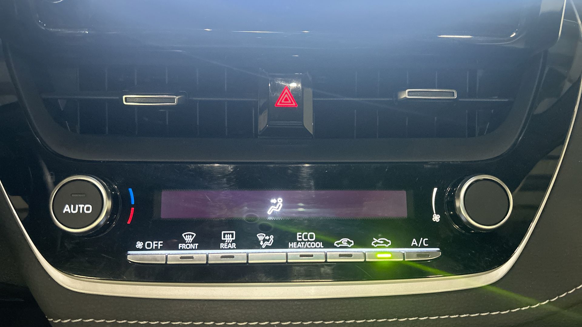 2023 Toyota Corolla 4p LE HEV L4/1.8 Aut