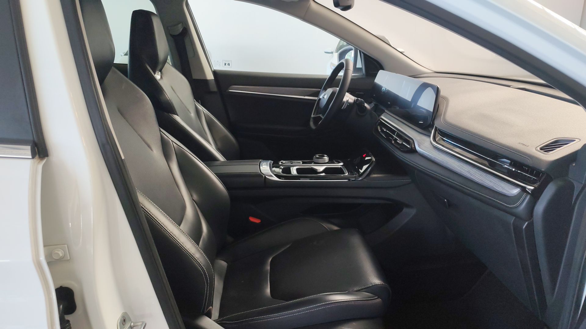 2023 JAC SEI 6 5p Pro Limited L4/1.5/T Aut