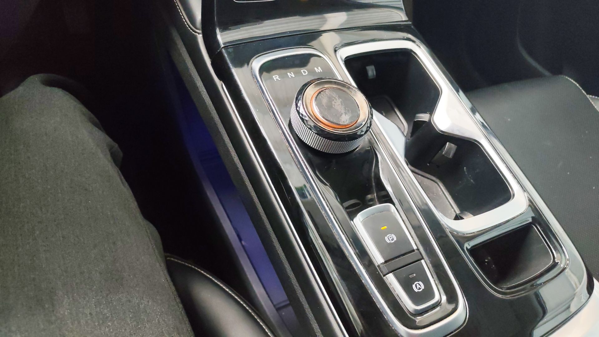 2023 JAC SEI 6 5p Pro Limited L4/1.5/T Aut