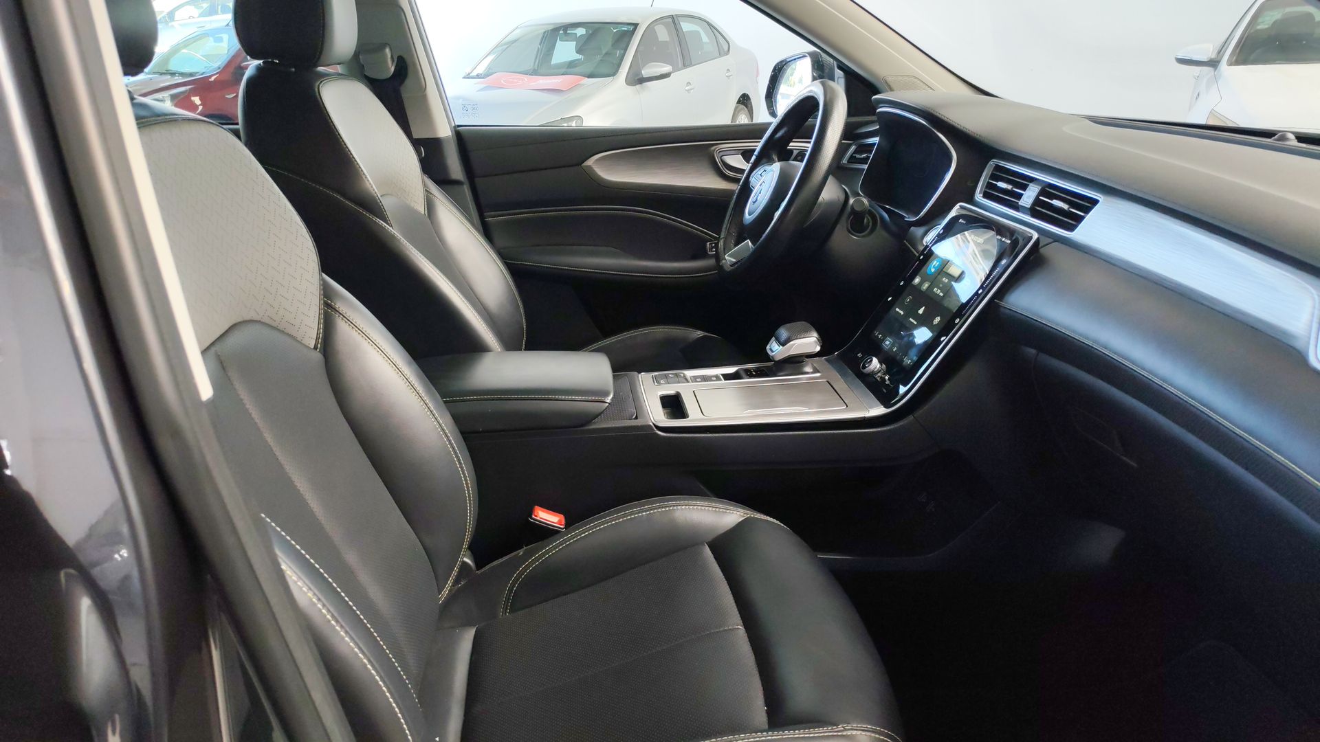 2024 MG RX5 5p Elegance L4/1.5/T Aut