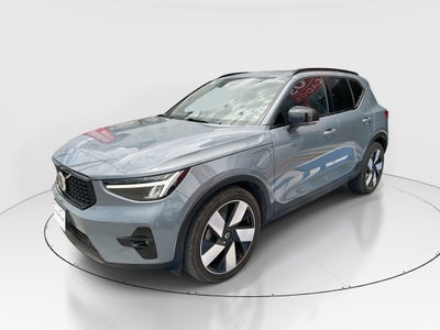 2023 Volvo XC40 5p Plus B4 L4/2.0/T Aut MHEV