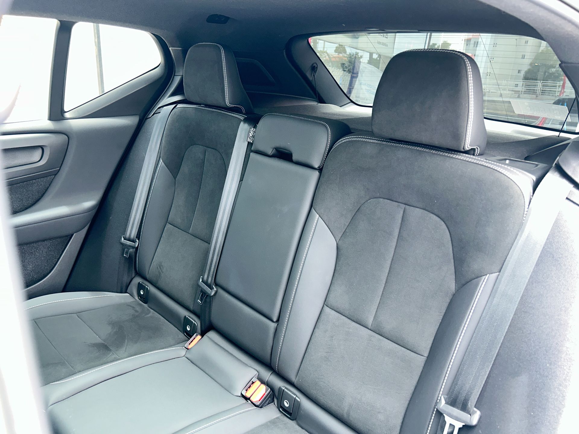 2023 Volvo XC40 5p Plus B4 L4/2.0/T Aut MHEV