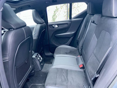 2023 Volvo XC40 5p Plus B4 L4/2.0/T Aut MHEV
