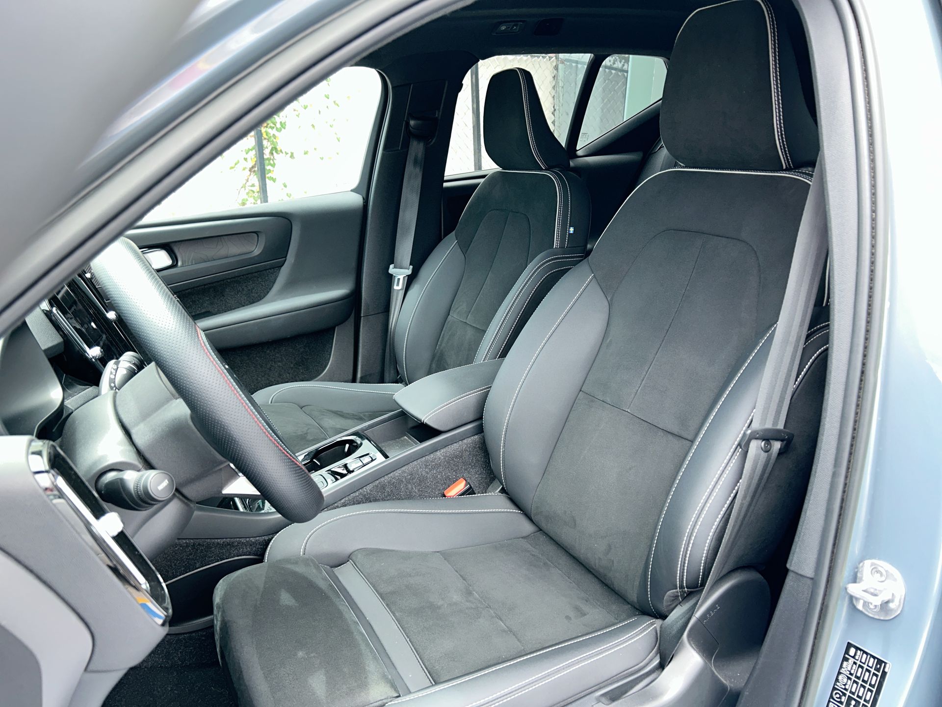 2023 Volvo XC40 5p Plus B4 L4/2.0/T Aut MHEV