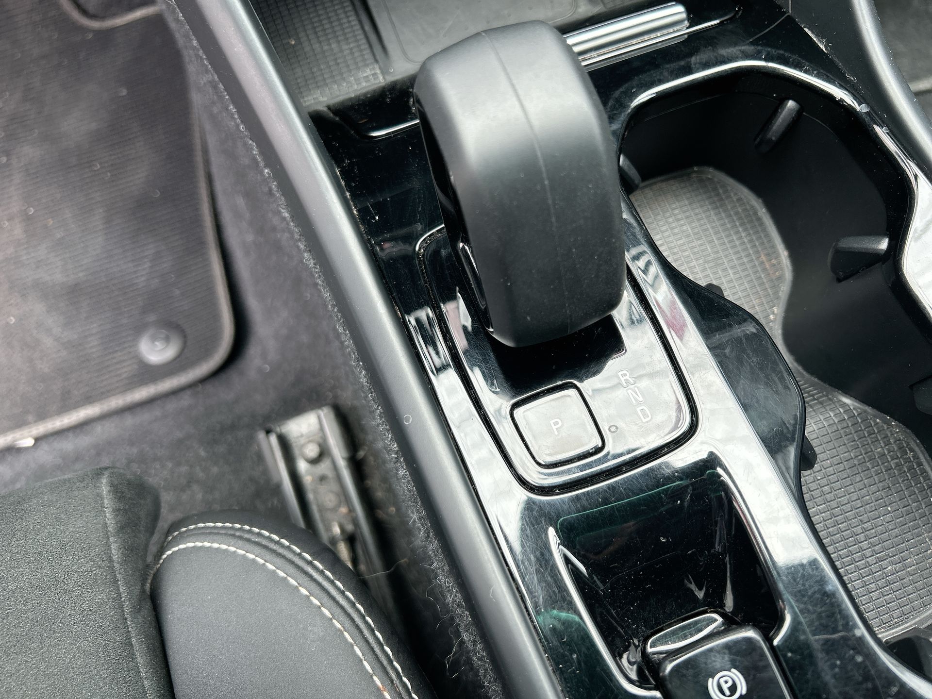 2023 Volvo XC40 5p Plus B4 L4/2.0/T Aut MHEV