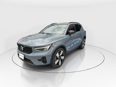 2023 Volvo XC40 5p Plus B4 L4/2.0/T Aut MHEV
