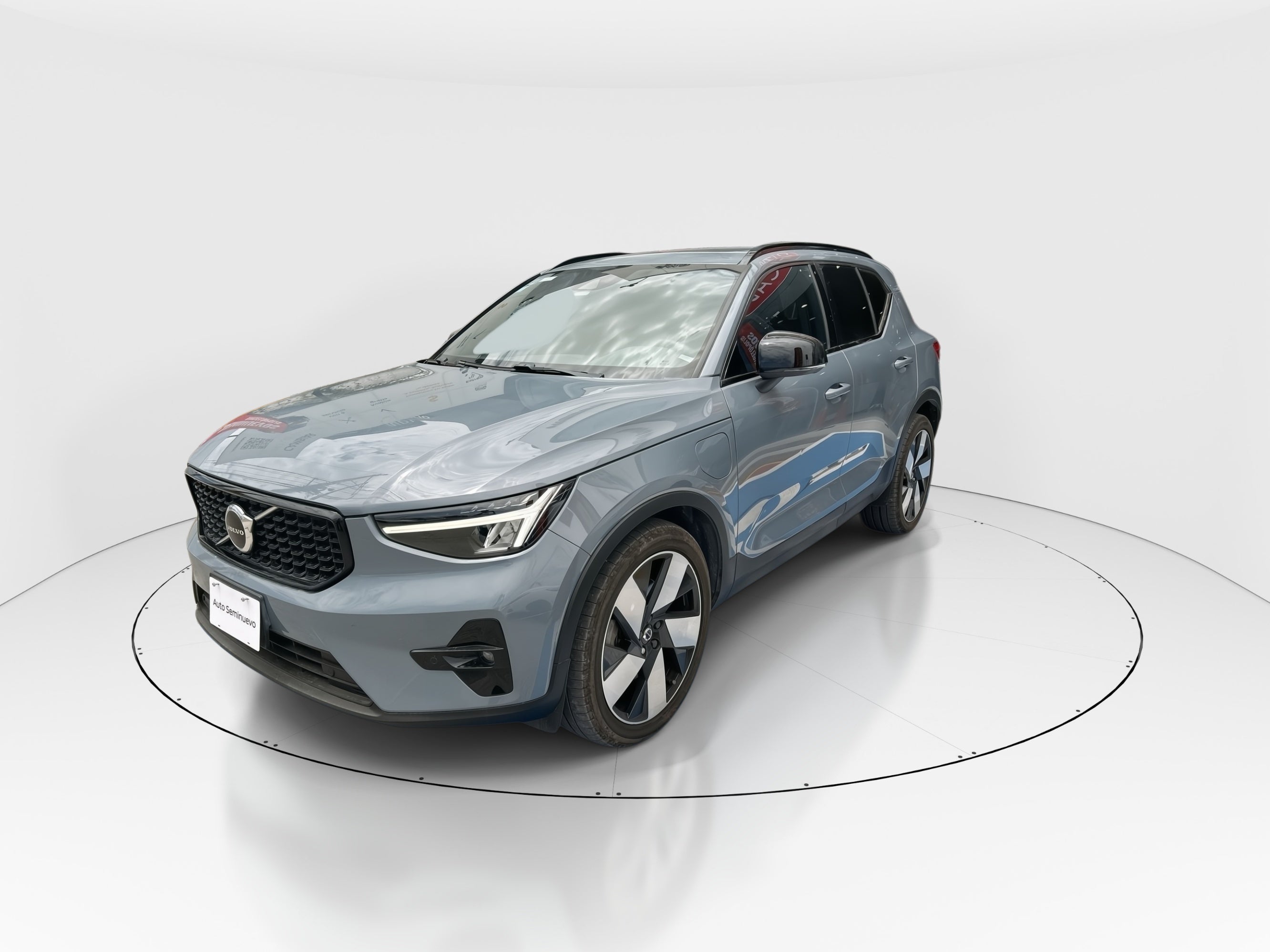 2023 Volvo XC40 5p Plus B4 L4/2.0/T Aut MHEV
