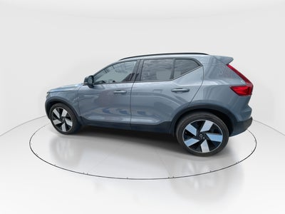 2023 Volvo XC40 5p Plus B4 L4/2.0/T Aut MHEV