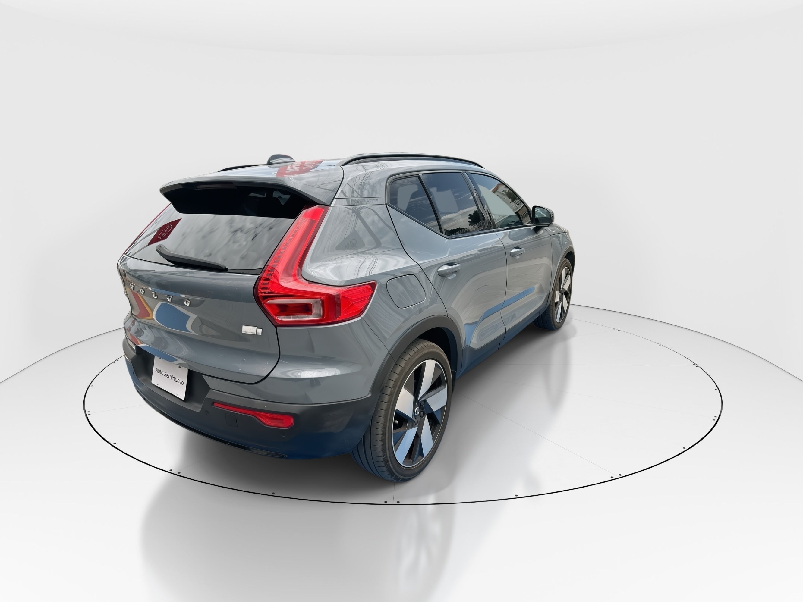 2023 Volvo XC40 5p Plus B4 L4/2.0/T Aut MHEV