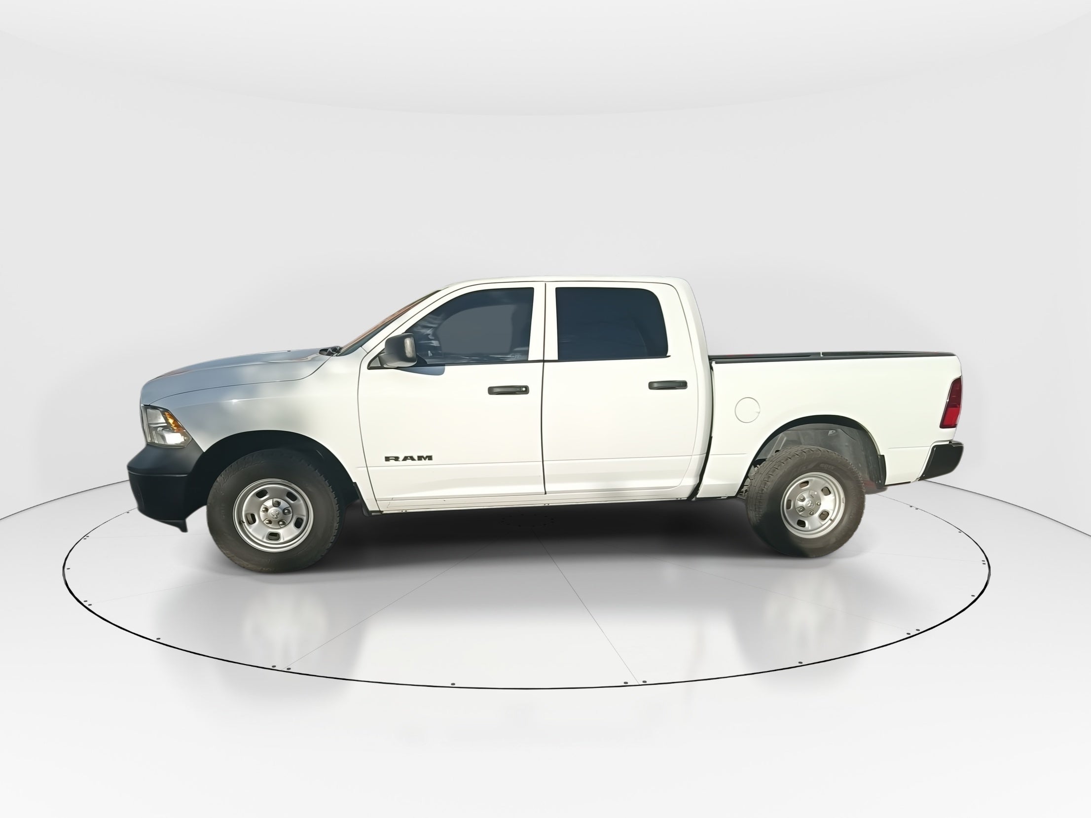 2023 RAM Ram 1500 4p SLT Crew Cab V8/5.7 Aut 4x4 Trabajo