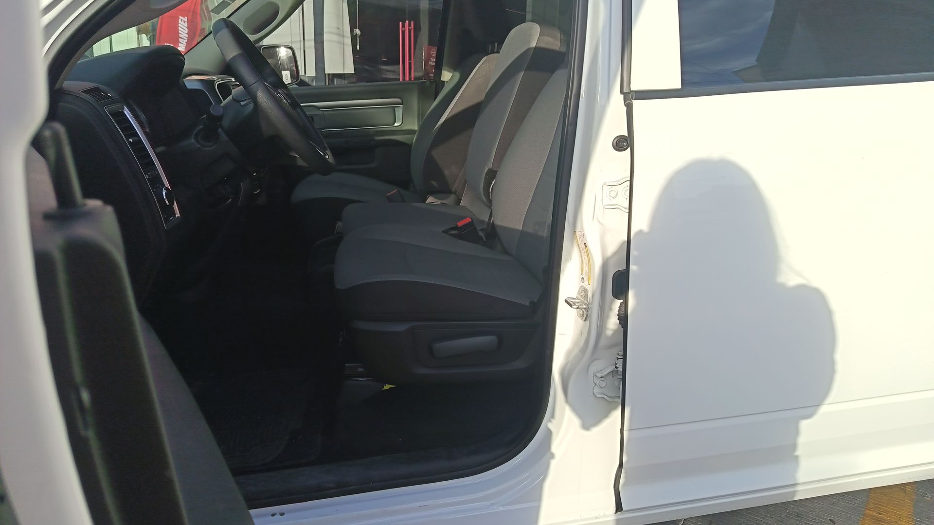 2023 RAM Ram 1500 4p SLT Crew Cab V8/5.7 Aut 4x4 Trabajo