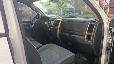 2023 RAM Ram 1500 4p SLT Crew Cab V8/5.7 Aut 4x4 Trabajo