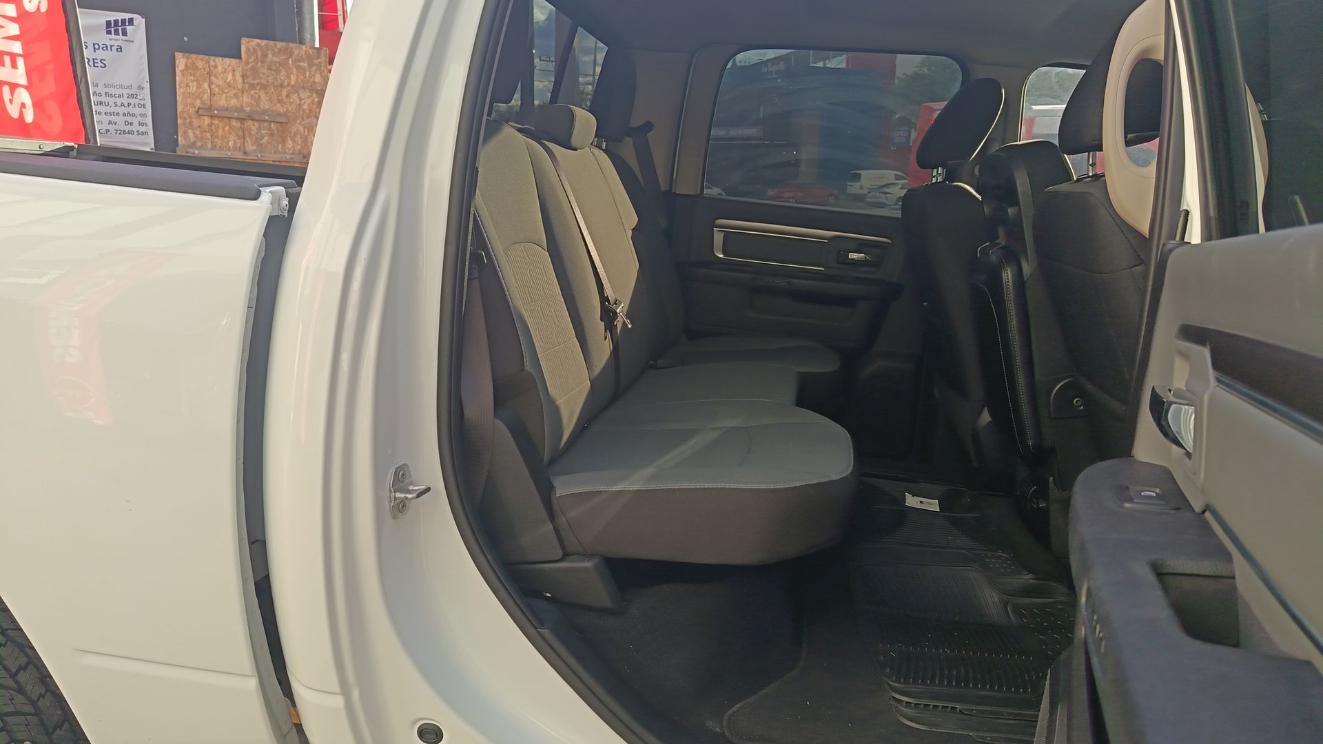 2023 RAM Ram 1500 4p SLT Crew Cab V8/5.7 Aut 4x4 Trabajo