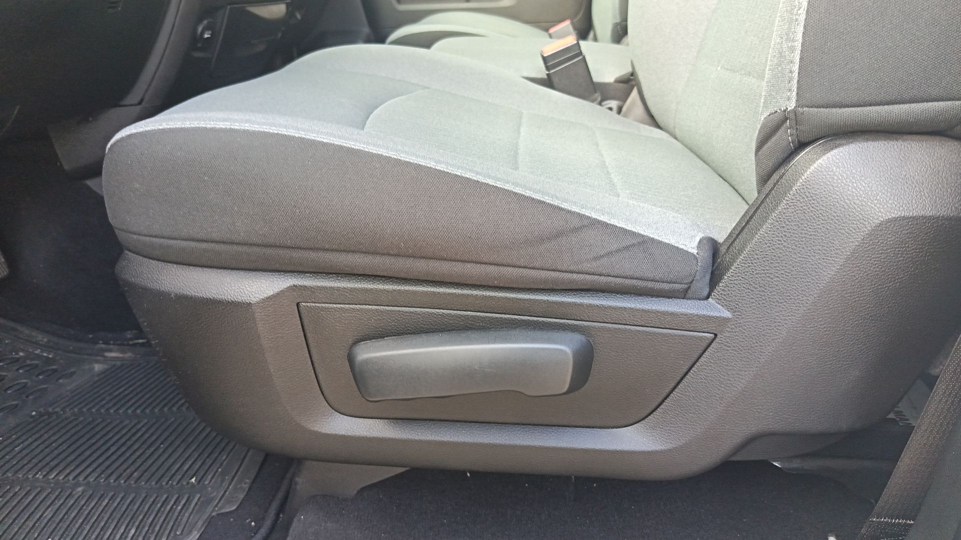2023 RAM Ram 1500 4p SLT Crew Cab V8/5.7 Aut 4x4 Trabajo