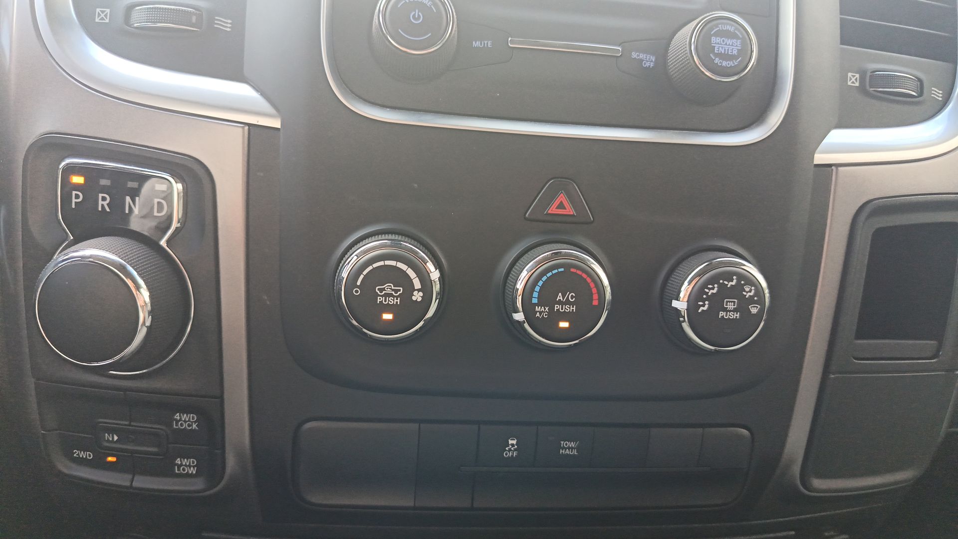 2023 RAM Ram 1500 4p SLT Crew Cab V8/5.7 Aut 4x4 Trabajo