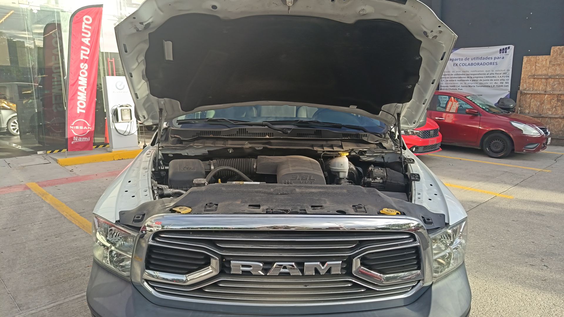 2023 RAM Ram 1500 4p SLT Crew Cab V8/5.7 Aut 4x4 Trabajo