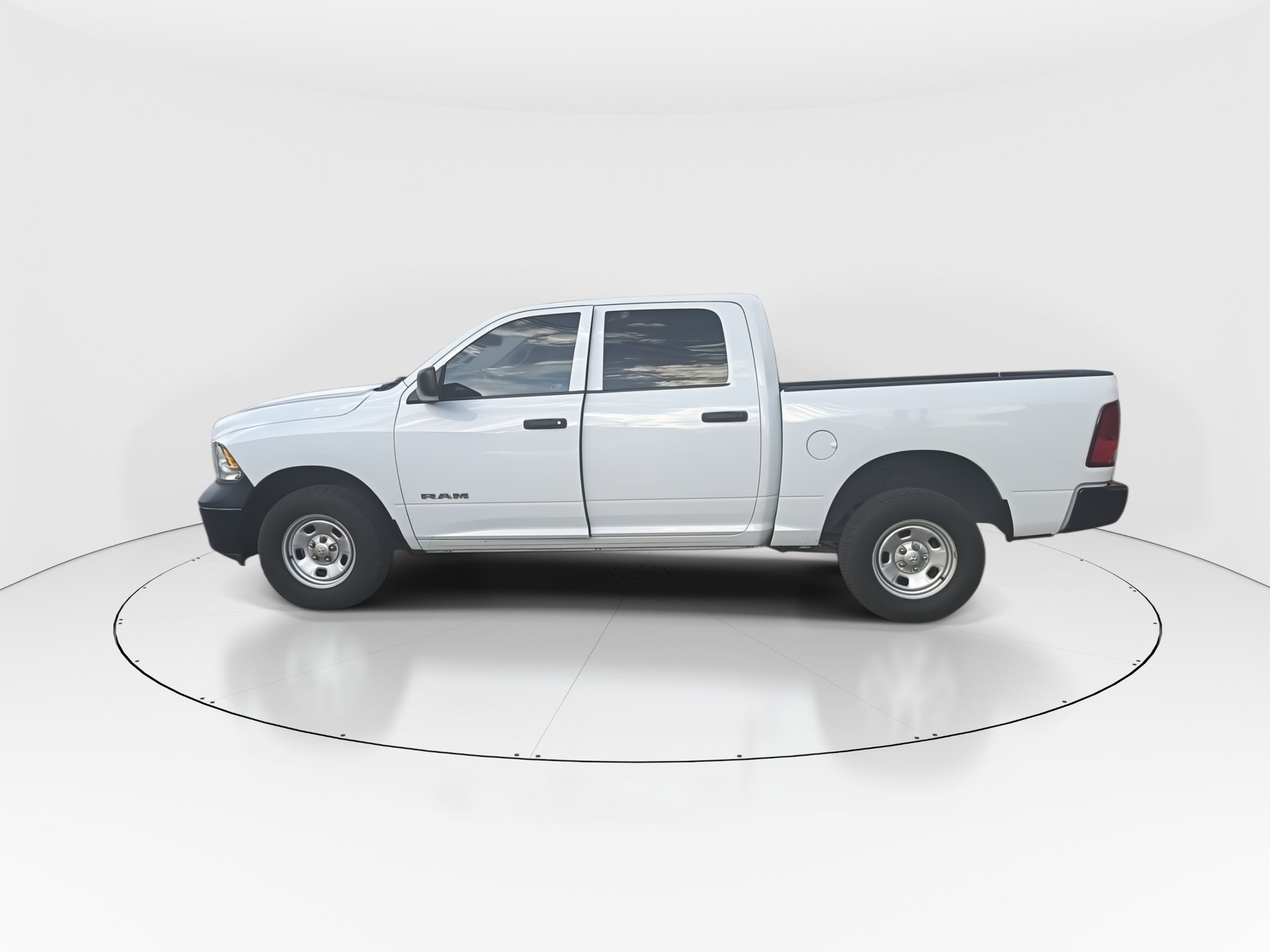 2023 RAM Ram 1500 4p SLT Crew Cab V8/5.7 Aut 4x4 Trabajo