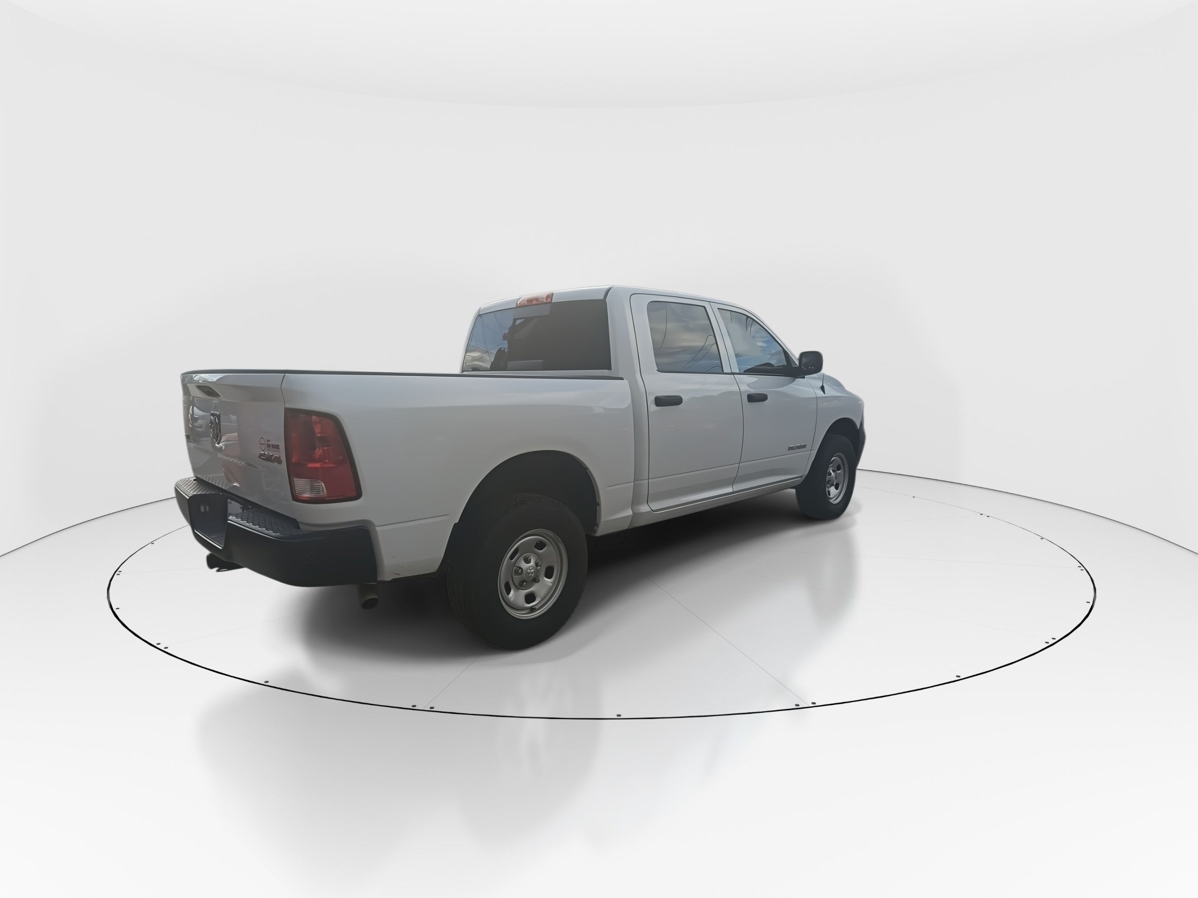 2023 RAM Ram 1500 4p SLT Crew Cab V8/5.7 Aut 4x4 Trabajo