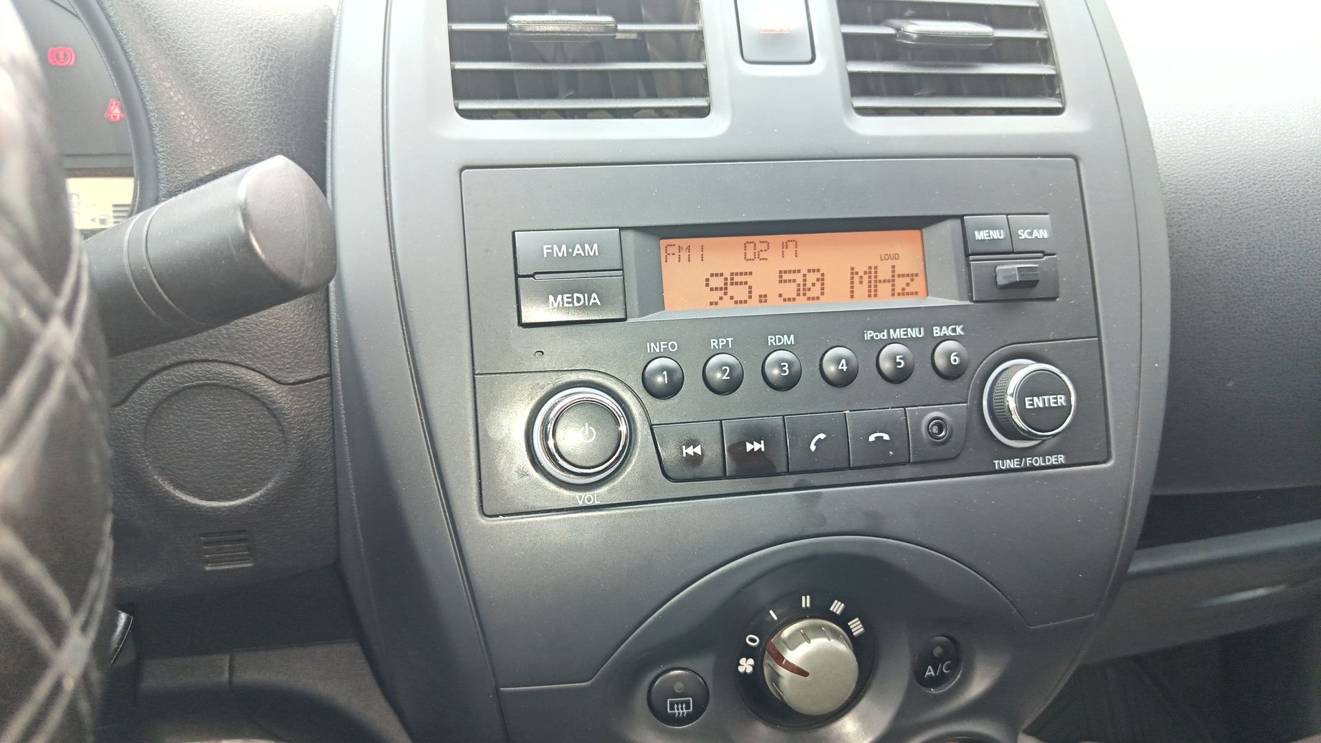 2023 Nissan V-Drive 4p L4/1.6 Man Audio