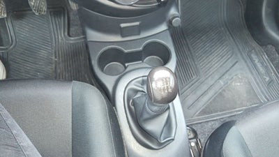 2023 Nissan V-Drive 4p L4/1.6 Man Audio