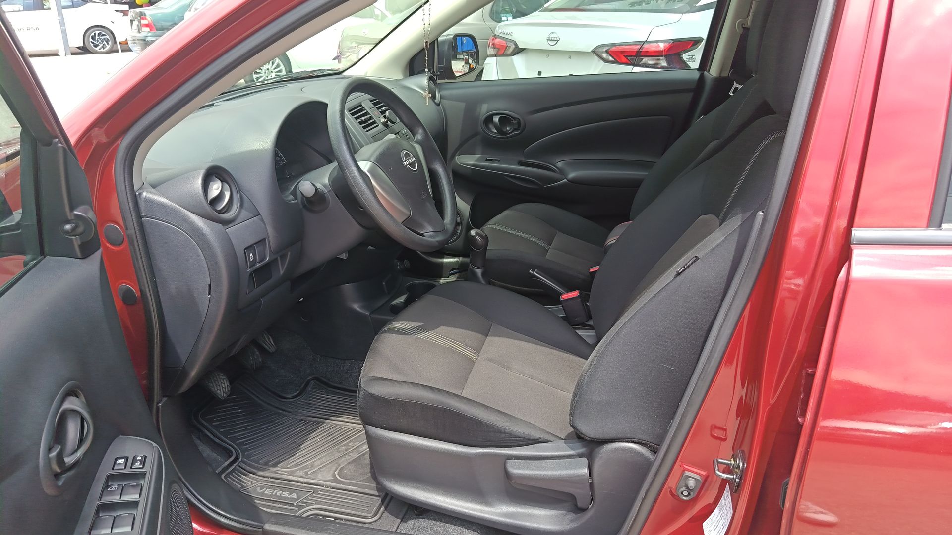2024 Nissan V-Drive 4p L4/1.6 Man Audio