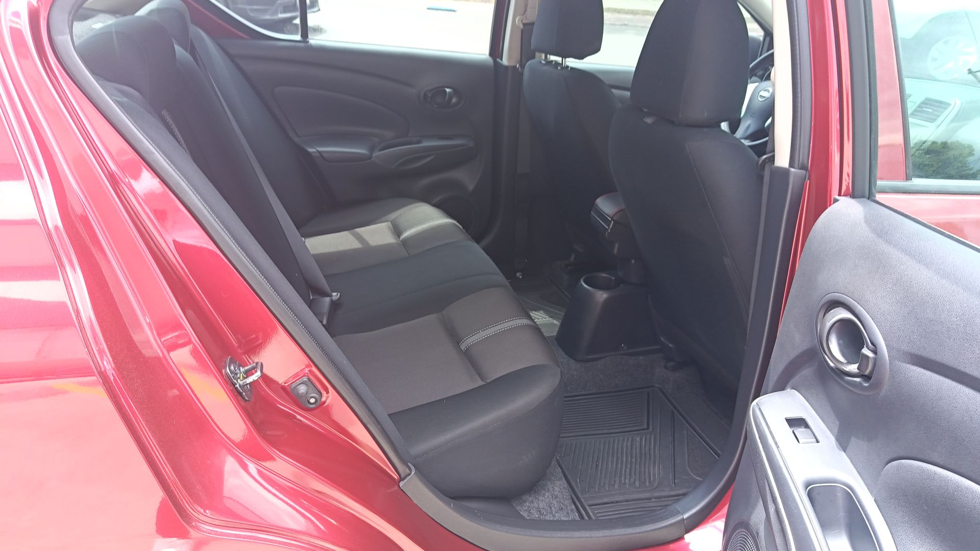 2024 Nissan V-Drive 4p L4/1.6 Man Audio