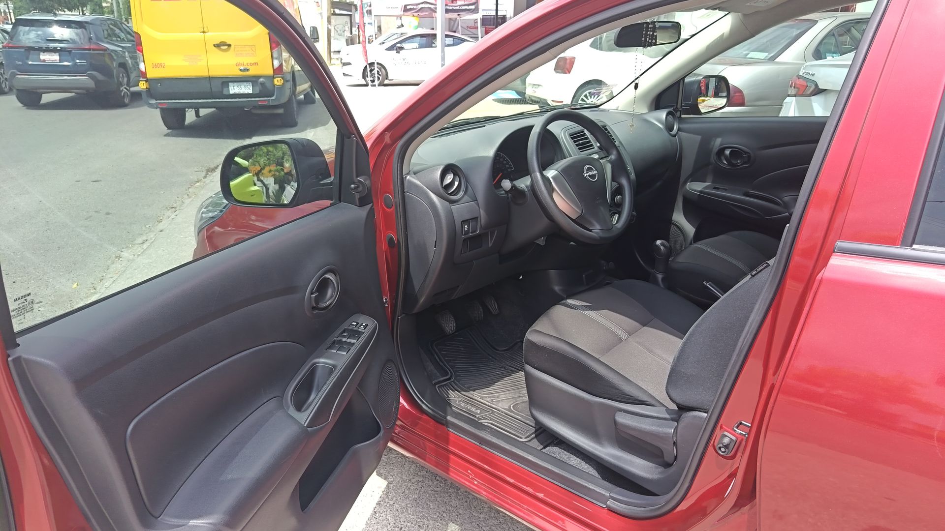 2024 Nissan V-Drive 4p L4/1.6 Man Audio