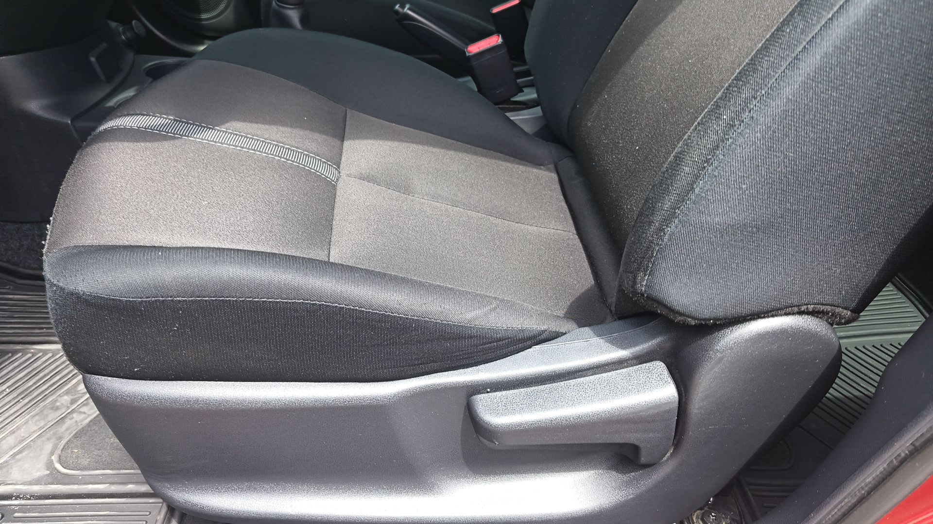 2024 Nissan V-Drive 4p L4/1.6 Man Audio