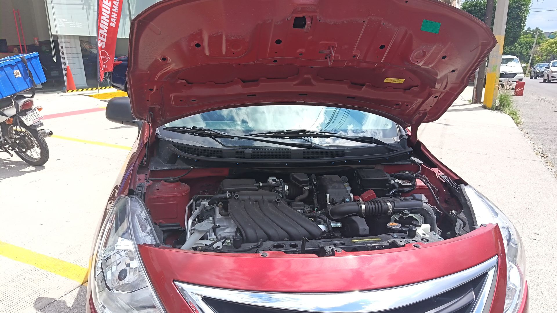 2024 Nissan V-Drive 4p L4/1.6 Man Audio