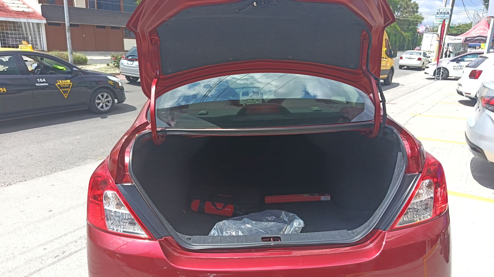 2024 Nissan V-Drive 4p L4/1.6 Man Audio