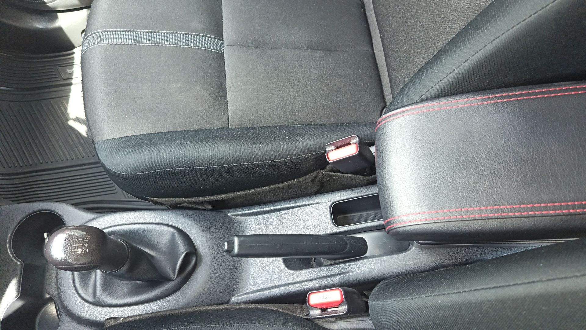2024 Nissan V-Drive 4p L4/1.6 Man Audio
