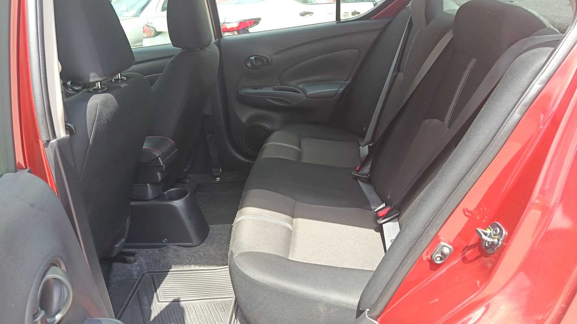2024 Nissan V-Drive 4p L4/1.6 Man Audio
