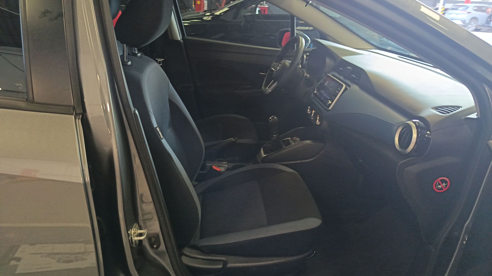 2024 Nissan Versa 4p Advance L4/1.6 Man