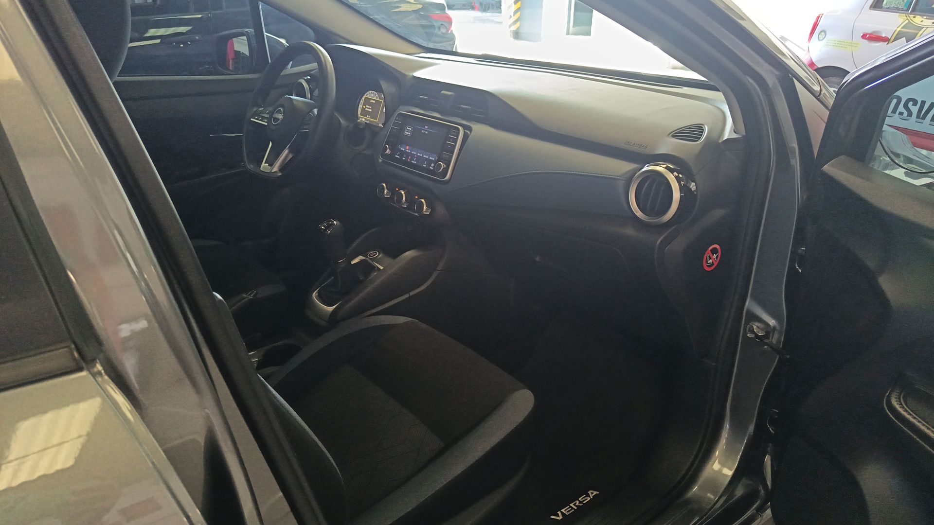 2024 Nissan Versa 4p Advance L4/1.6 Man