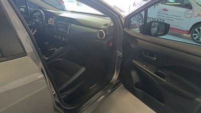2024 Nissan Versa 4p Advance L4/1.6 Man