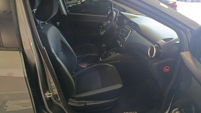 2024 Nissan Versa 4p Advance L4/1.6 Man