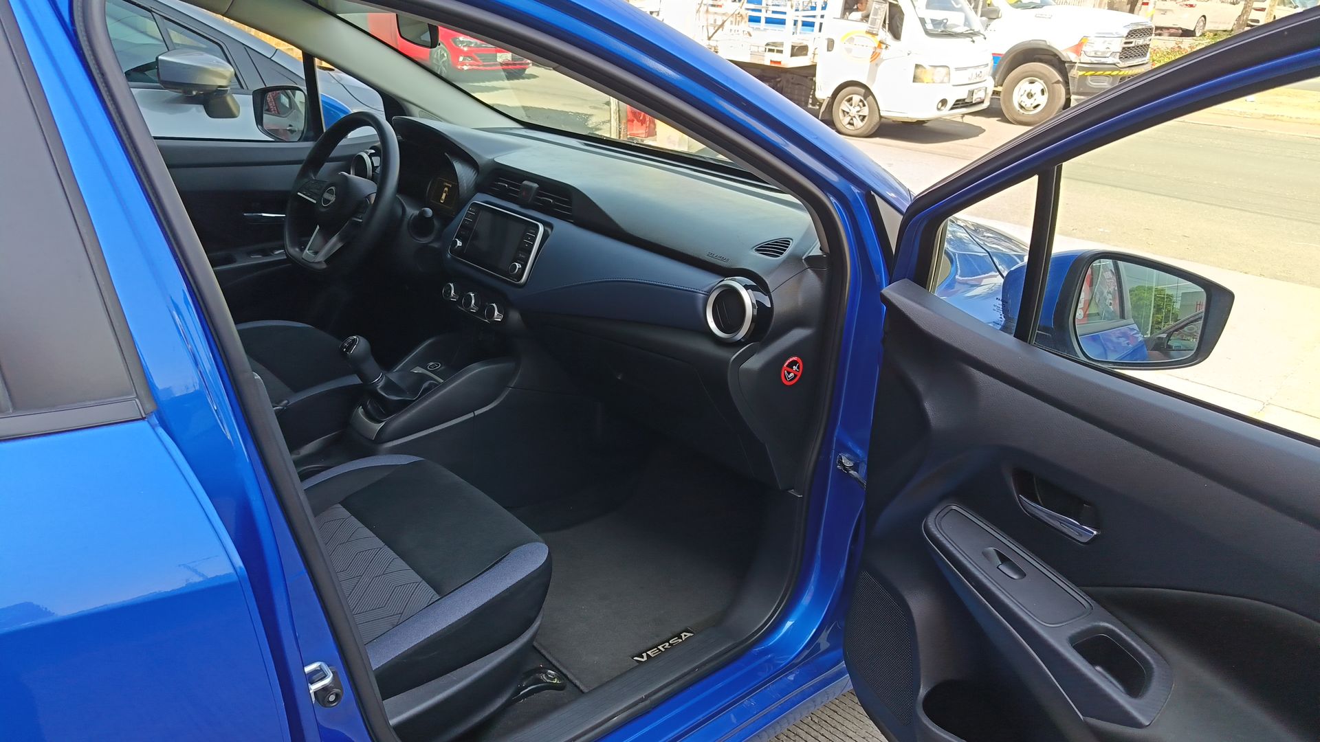 2024 Nissan Versa 4p Advance L4/1.6 Man