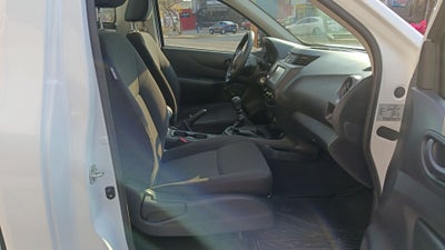 2026 Nissan Pick Up NP300 2p L4/2.5 Man A/A