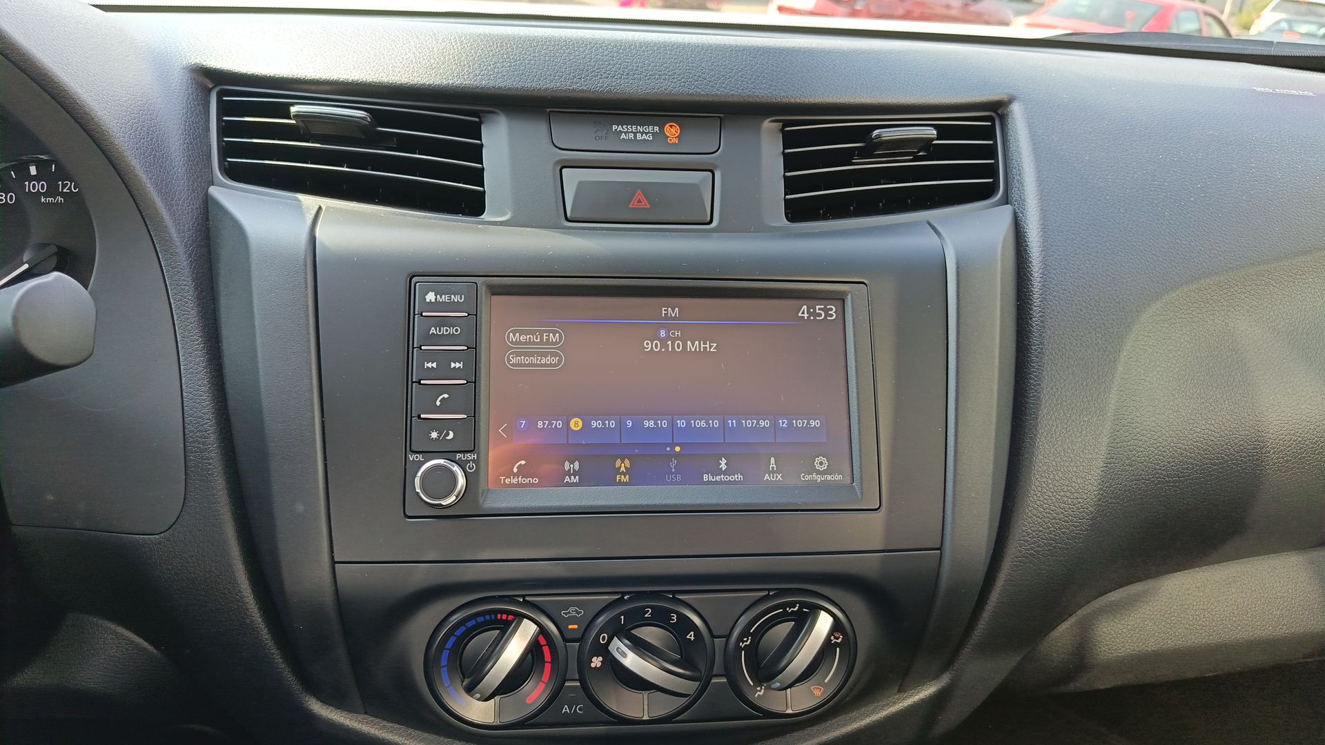 2026 Nissan Pick Up NP300 2p L4/2.5 Man A/A