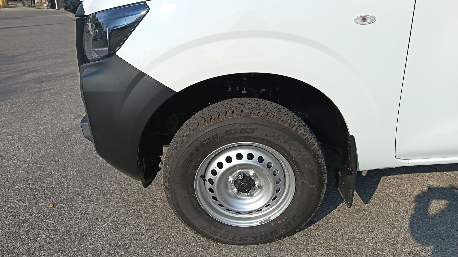 2026 Nissan Pick Up NP300 2p L4/2.5 Man A/A