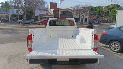 2026 Nissan Pick Up NP300 2p L4/2.5 Man A/A