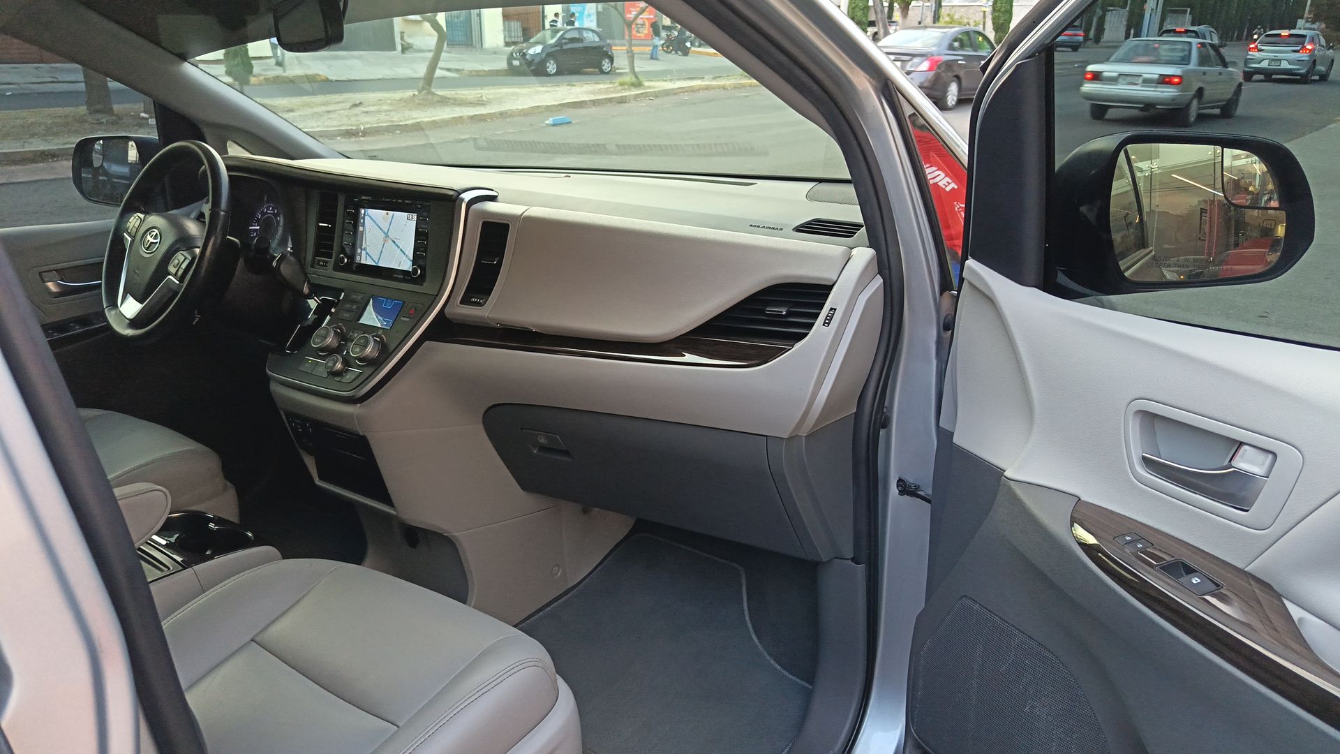 2020 Toyota Sienna 5p XLE V6/3.5 Aut Q/C Piel