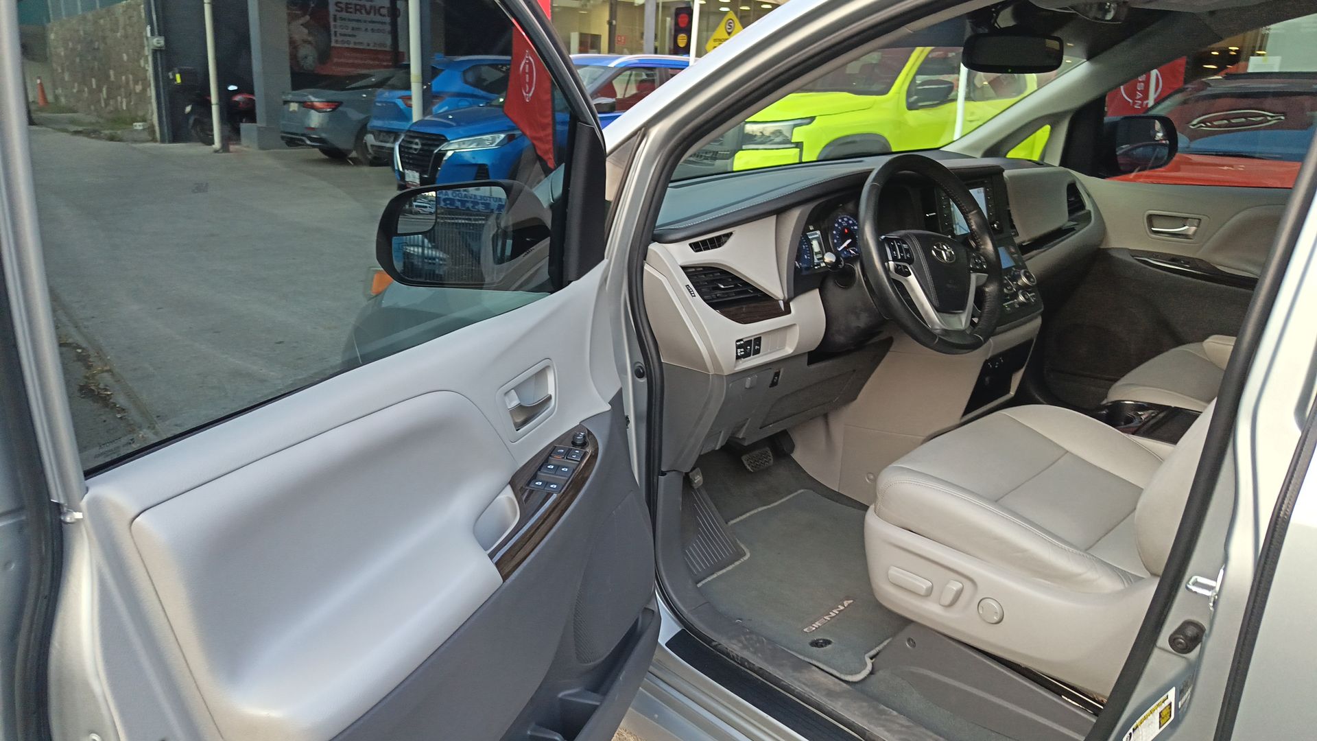 2020 Toyota Sienna 5p XLE V6/3.5 Aut Q/C Piel