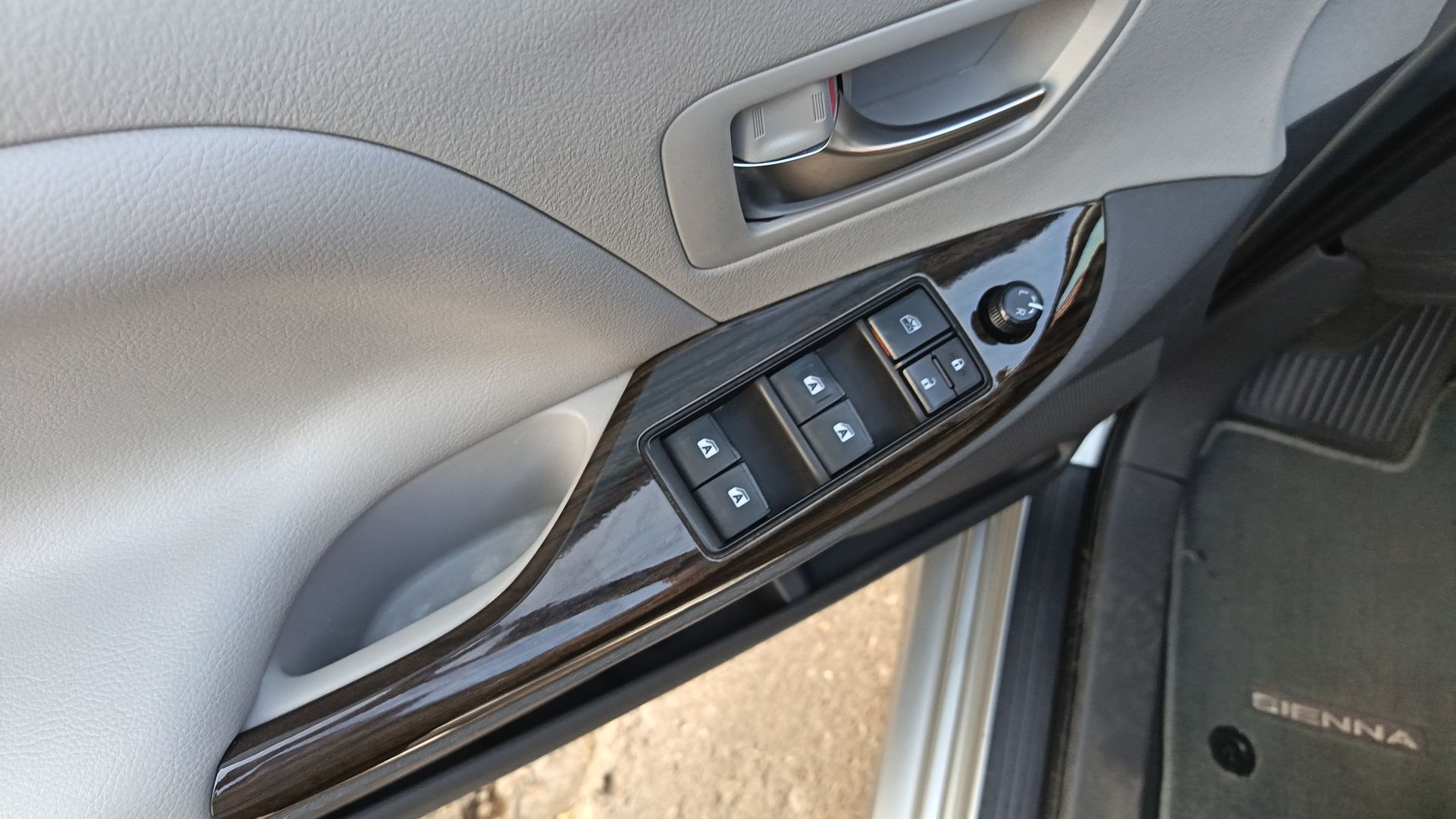 2020 Toyota Sienna 5p XLE V6/3.5 Aut Q/C Piel