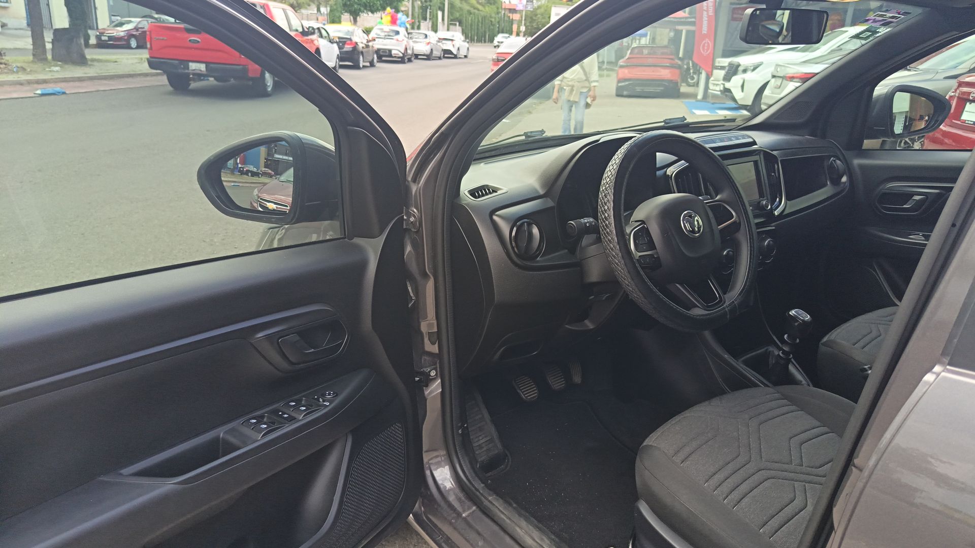 2024 RAM Ram 700 4p Bighorn L4/1.3 Man