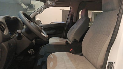 2026 Nissan Urvan URVAN PASAJEROS 4 PUERTAS 14 PAS AMPLIA TM 2.5 LTS