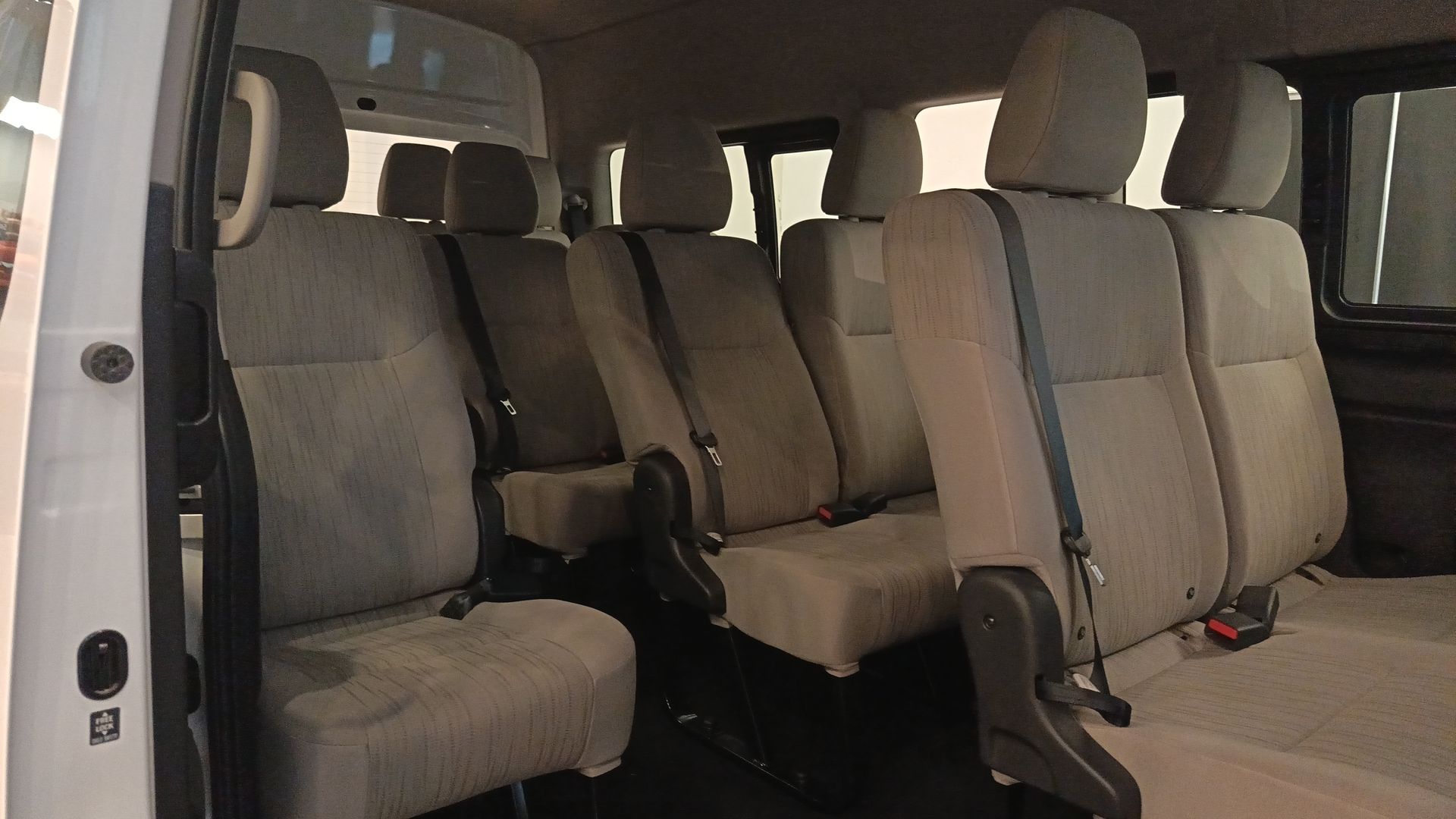 2026 Nissan Urvan URVAN PASAJEROS 4 PUERTAS 14 PAS AMPLIA TM 2.5 LTS